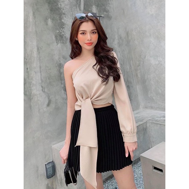 Áo croptop nữ kiểu dáng lệch vai vạt dài màu nude, chất liệu lụa nhung sang chảnh
