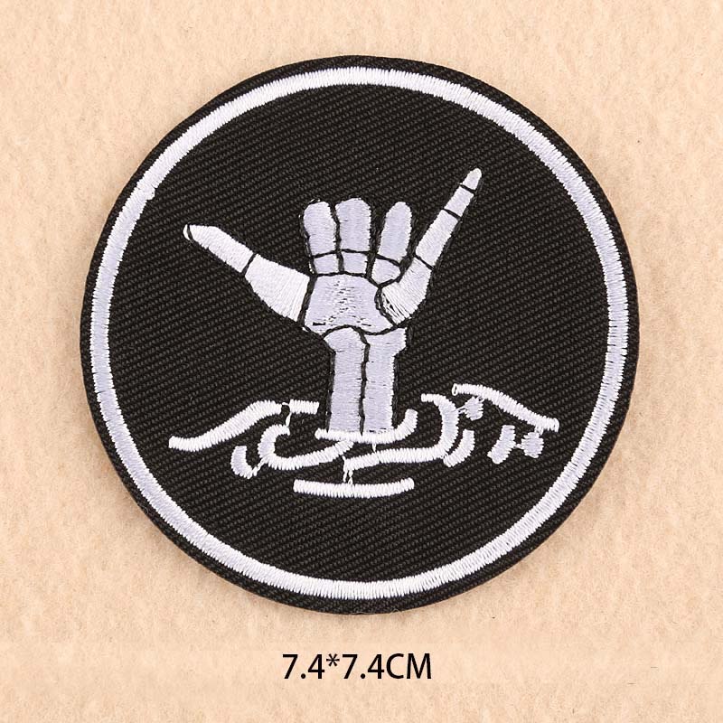 Miếng Dán Ủi Quần Áo Thêu Hình Đầu Lâu Màu Trắng Đen Phong Cách Punk