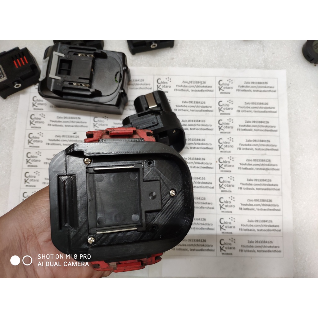 Đế chuyển chân khoan, vit Makita 12V dạng đút với lẫy 2 bên sang dùng hộp pin cài Makita