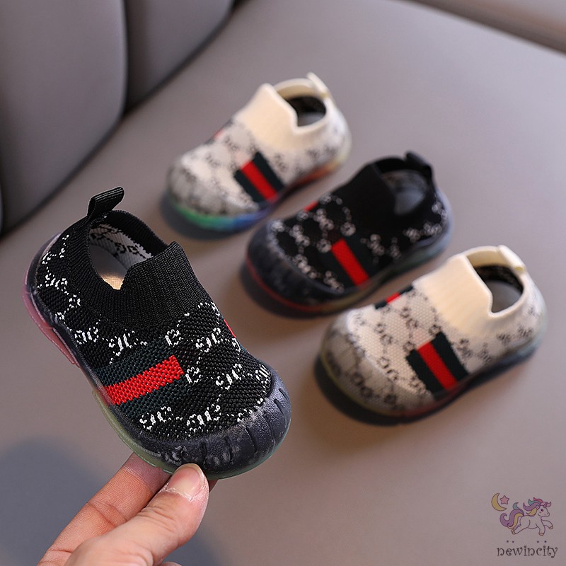 Giày thể thao dệt vải thiết kế cho trẻ em xinh xắn