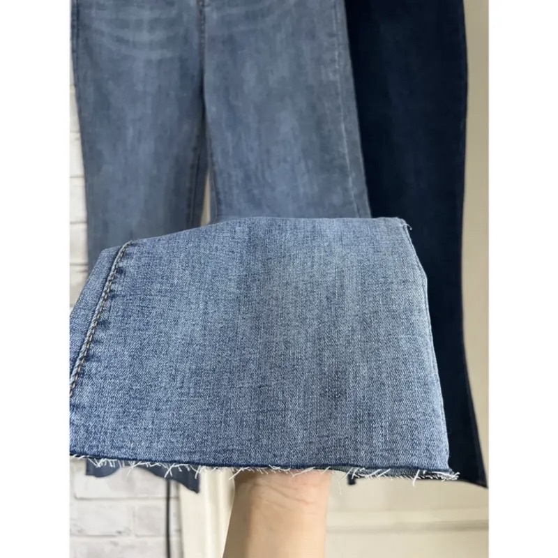 Q19: Quần jean loe xé lai