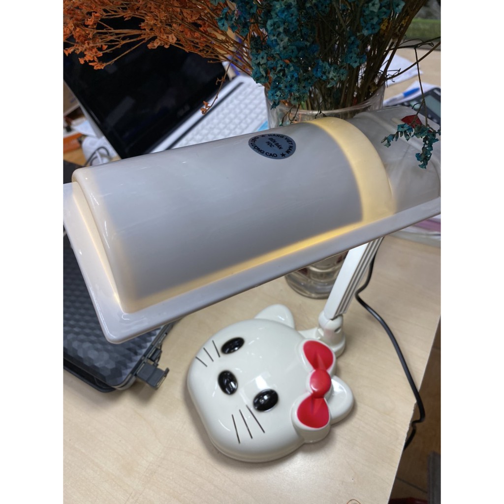 ĐÈN BÀN HỌC SINH