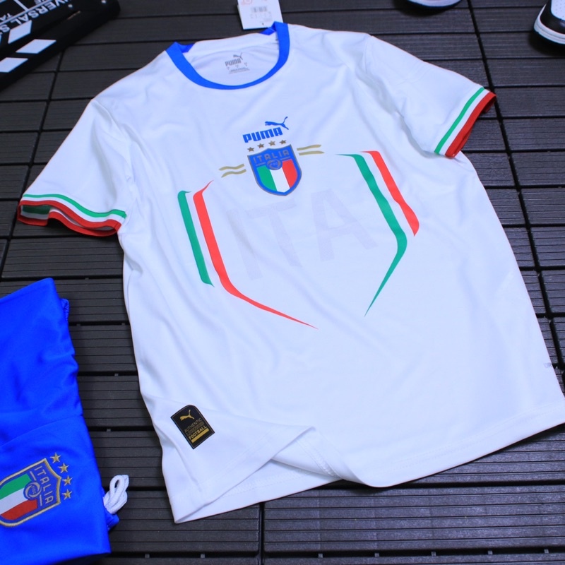 Bộ quần áo đá banh ĐT Italia màu trắng quần xanh mùa 22/23