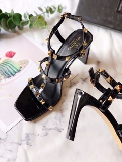Giày sandal đinh tán gót nhập 7p