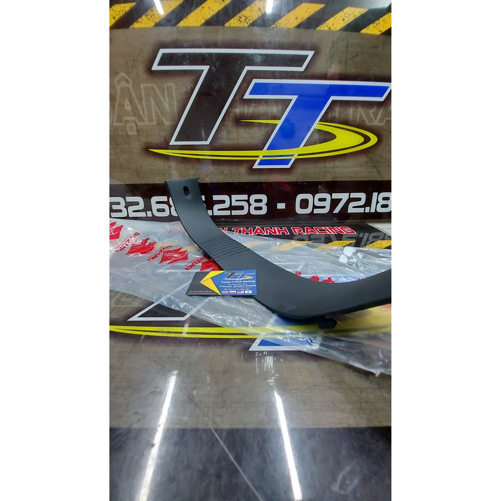 Yếm đen giữa Su Sport/Xipo/RGV/Satria 2K (Nhám) Zin Indo