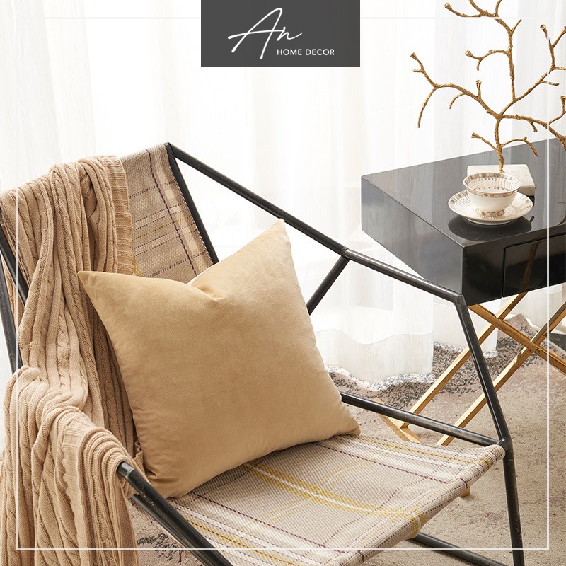 Vỏ bao gối tựa gối sofa gối vuông văn phòng có vết gấp mờ giữa vỏ gối