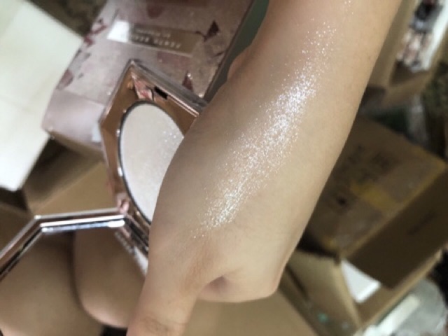 Phấn Bắt Sáng Fenty Beauty Diamond Bomb | BigBuy360 - bigbuy360.vn