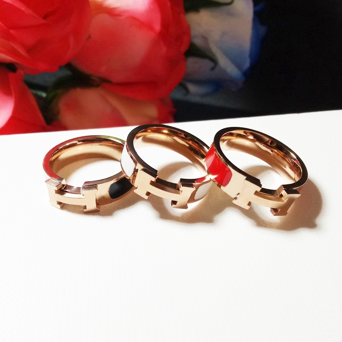 Nhẫn vàng hồng kết hợp gốm sứ mặt cắt logo Hermes phiên bản mô phỏng