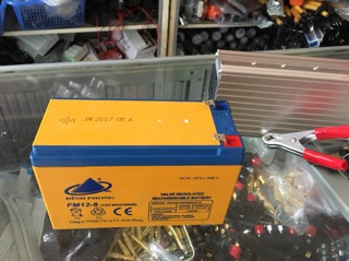 Ắc quy Đỉnh Phong 12V - 8Ah mới