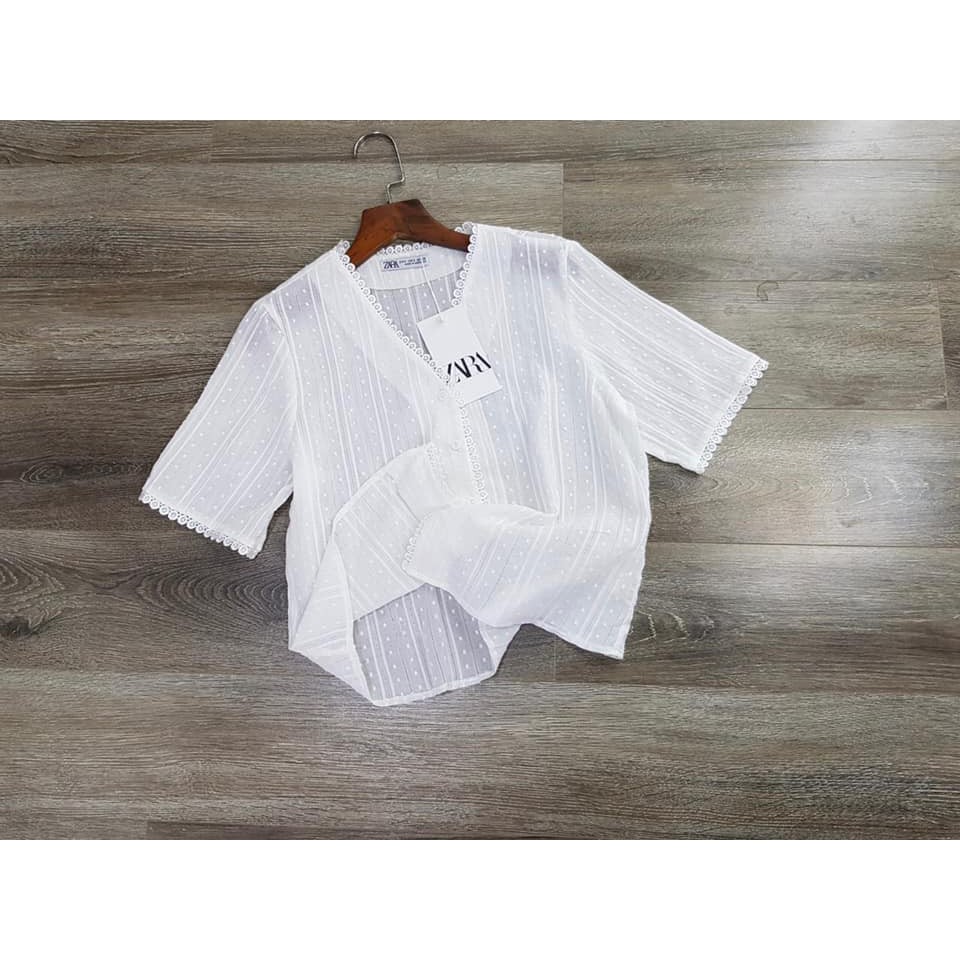 Áo trắng phong cách vintage dễ phối đồ - chất thô mát mẻ