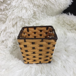 Giỏ nhựa giả mây hình vuông
