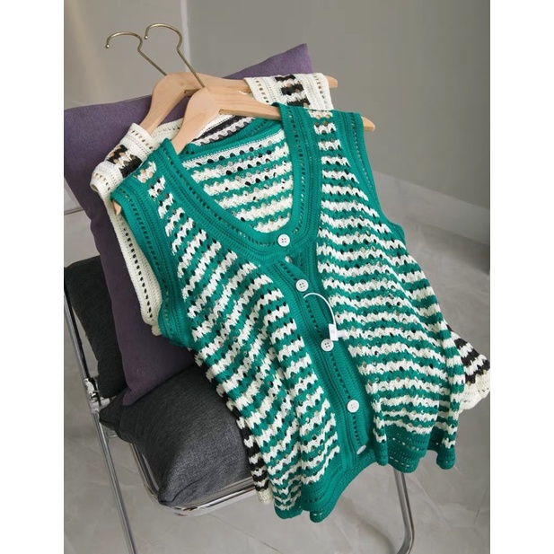Áo len gile tanktop sát nách dáng rộng cài khuy hoạ tiết sọc ngang nhiều màu vintage