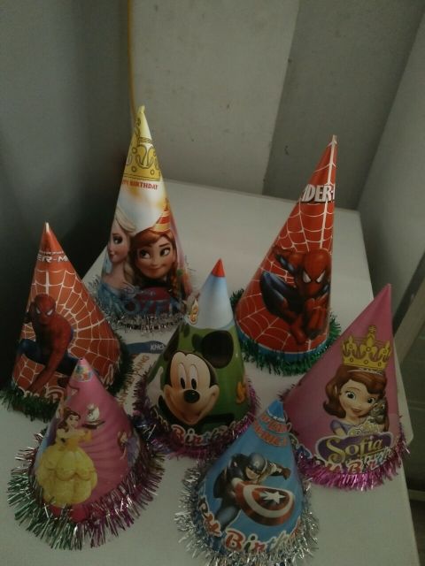 100c Mũ sinh nhật trung