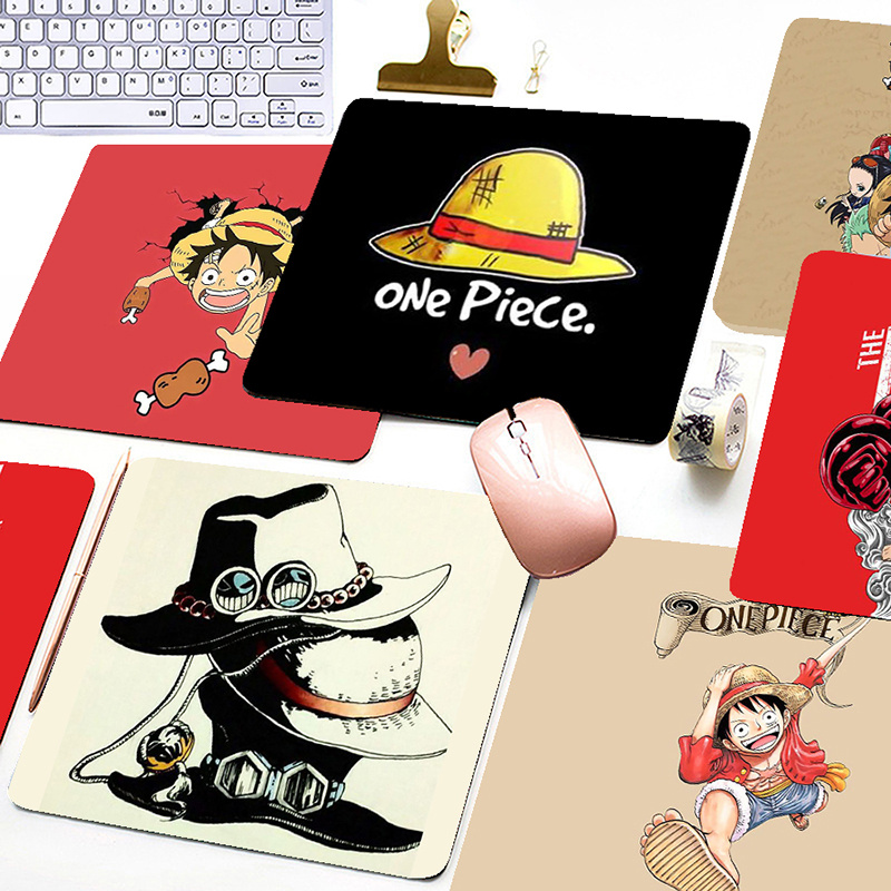 Tấm Lót Chuột Và Bàn Phím Chống Trượt In Hình One Piece