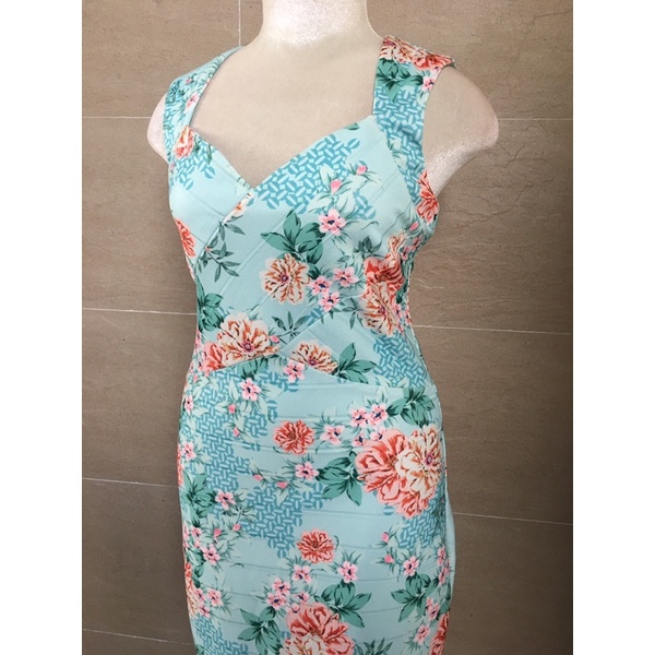 Đầm GUESS xuất dư dáng body 🍀🍀🍀🍀