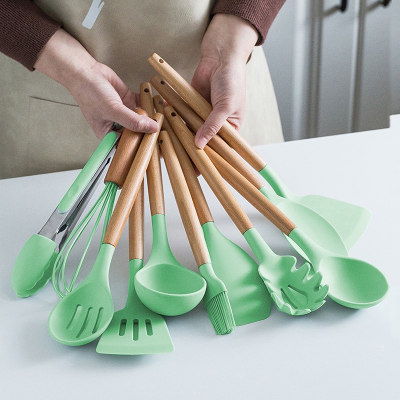Bộ Dụng Cụ Nấu Ăn Bằng Silicone Cán Gỗ Chống Dính Tiện Lợi