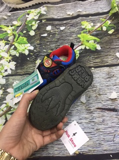 Giày siêu nhân nhện bé