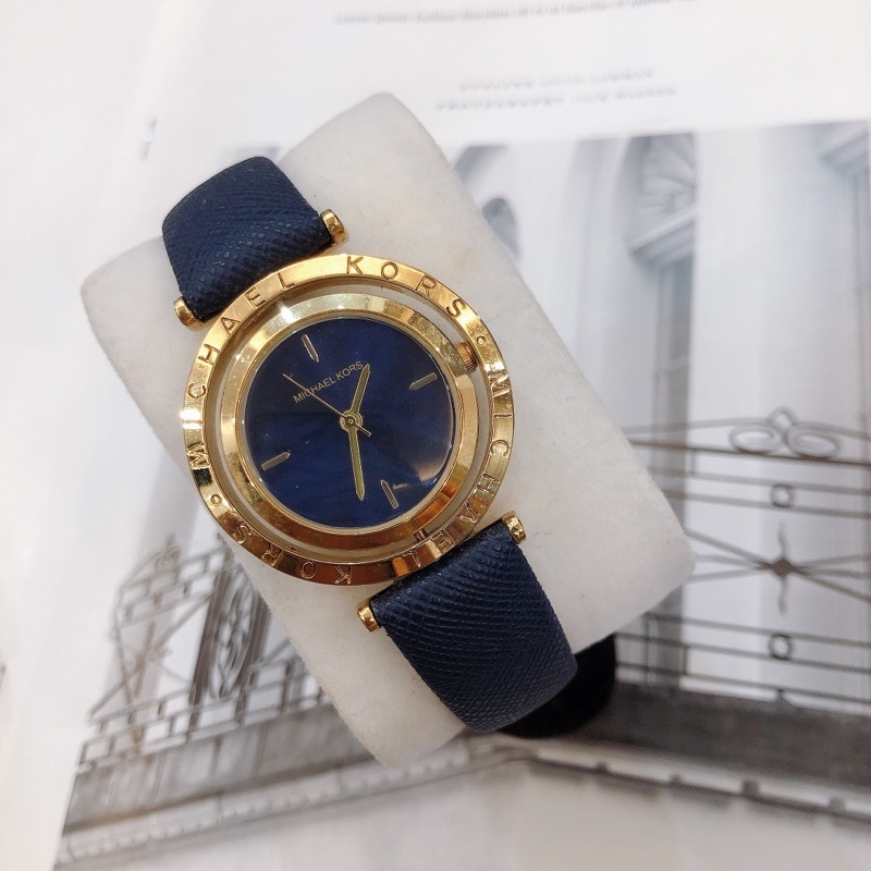 Đồng hồ nữ thời trang mặt xoay độc đáo Michael Kors giá sốc,sale sập sàn