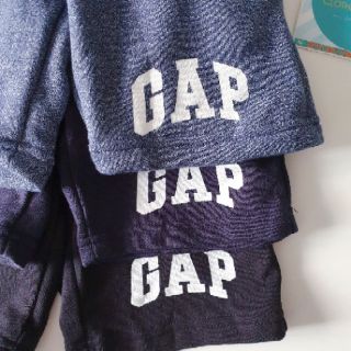 Quần short da cá bé trai Gap