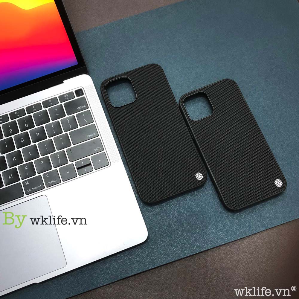 ☘️ĐÃ CÓ IPHONE 12 / PRO / MAX ☘️ Ốp cao cấp Nillkin Textured vân carbon đen siêu mỏng chống bám mồ hôi