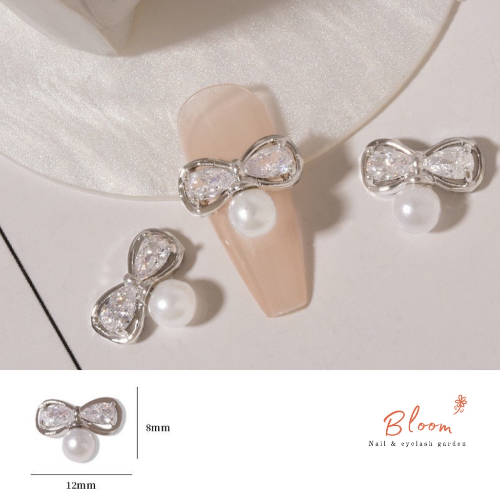 Charm nail, charm đính đá sang trọng, hot trend 2022