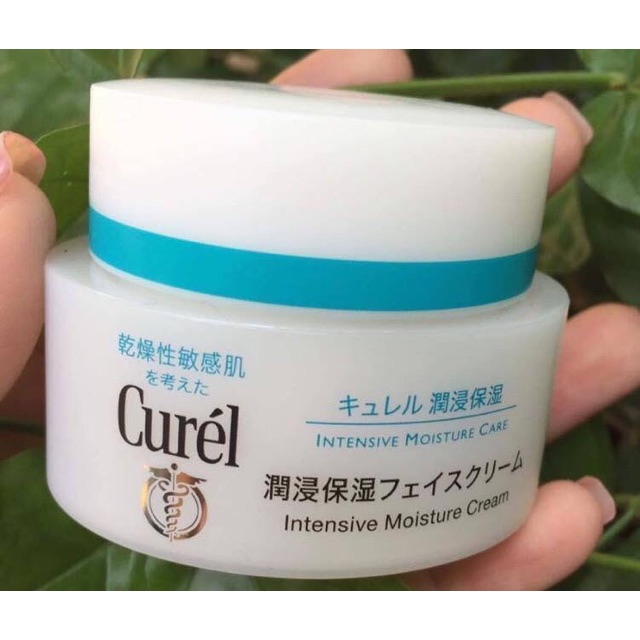 Kem dưỡng ẩm Curel