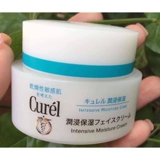 Kem dưỡng ẩm Curel