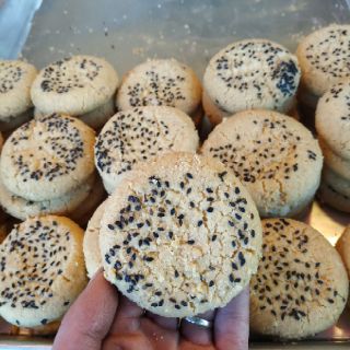 Hộp 10 bánh hạt dẻ.