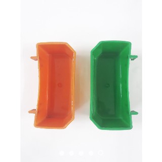 Máng nhựa đựng thức ăn cho thú cưng
