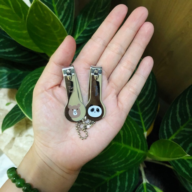 Bấm móng tay dễ thương
