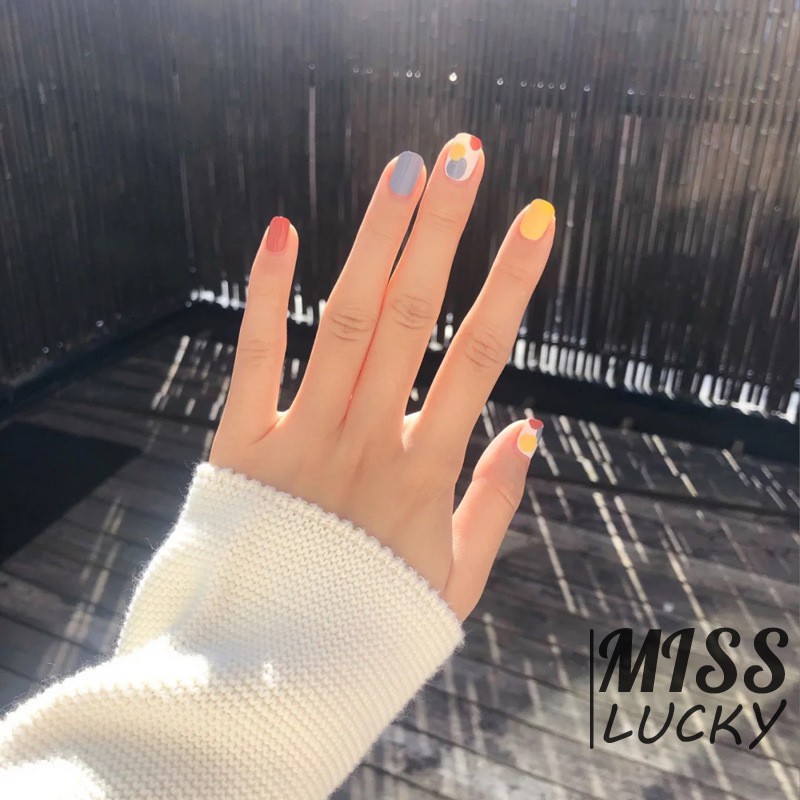 [Hàng mới về] Bộ 24 móng giả nhiều màu sắc có thể gỡ ra dùng để trang trí móng tay
