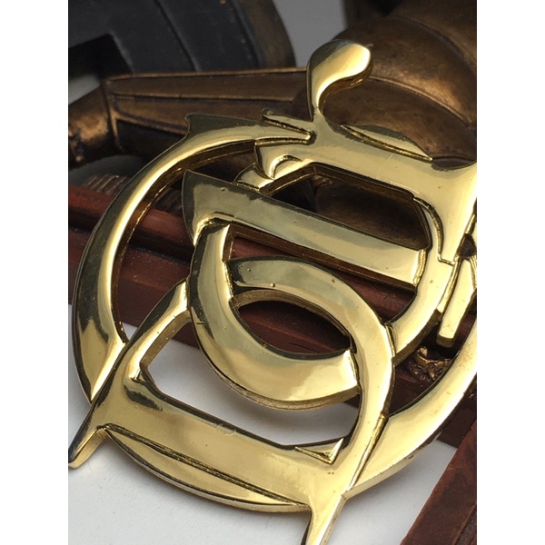 Cài áo vintage Dior- thiết kế logo