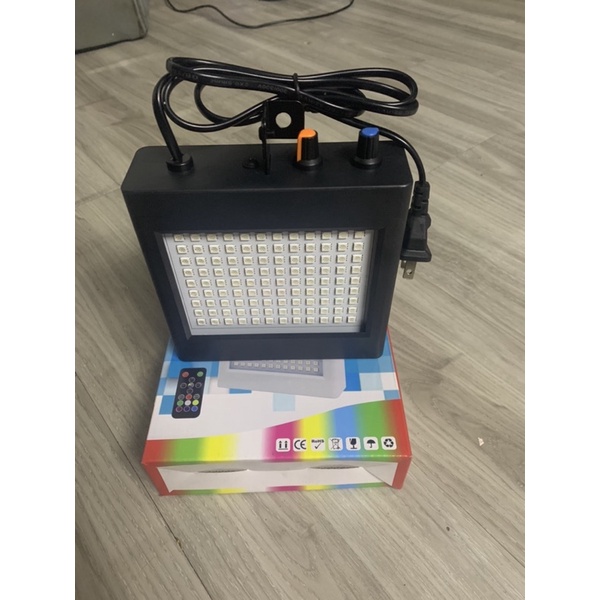 Đèn chớp 7 màu 108
