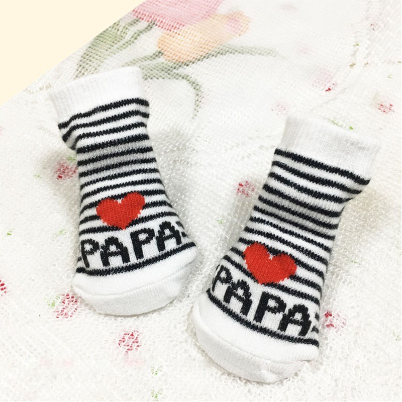 Vớ mềm cho em bé sơ sinh trai & gái từ 0-6 tháng tuổi in chữ Love MAMA PAPA