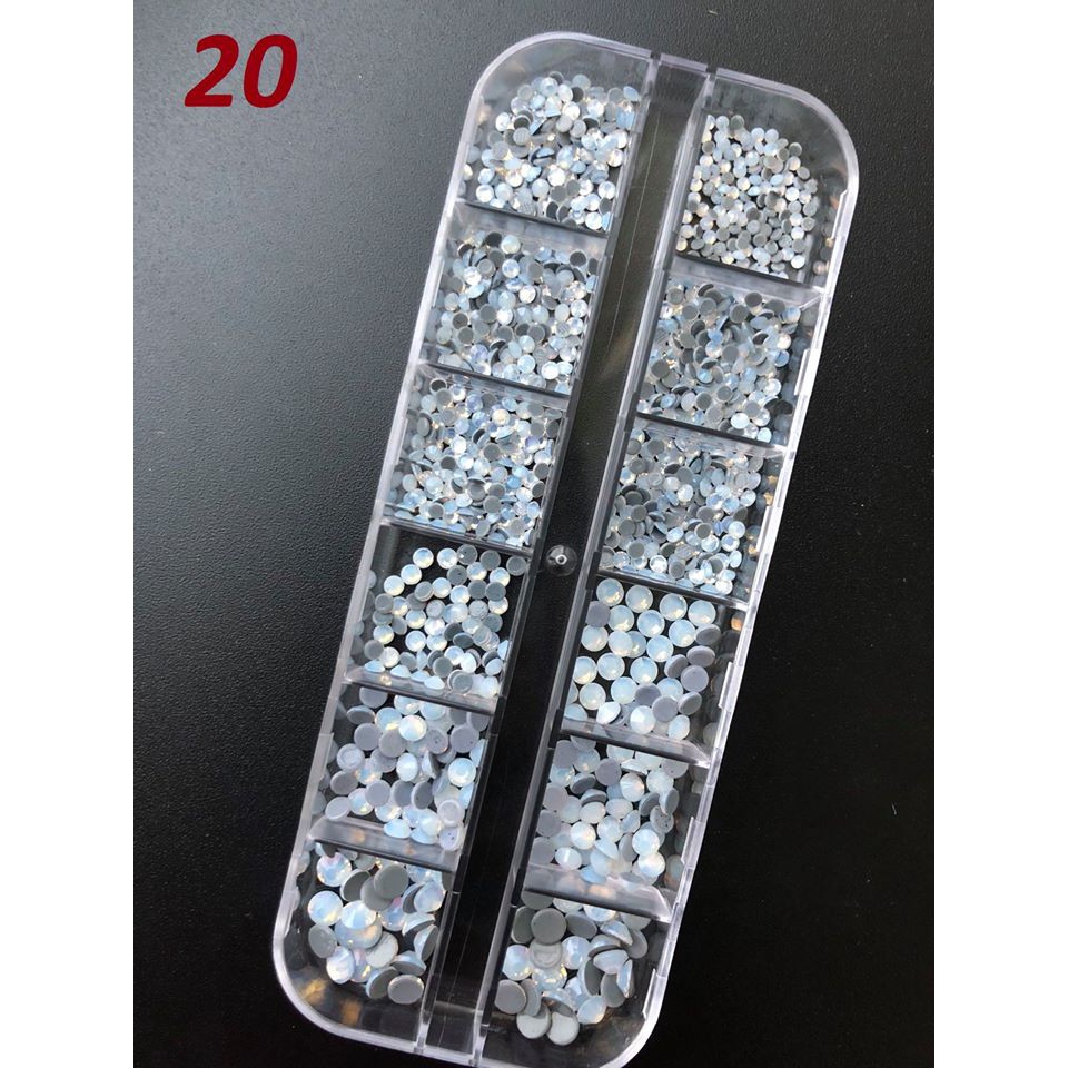 Đá nail gắn móng, Đá khay mix size chia size trắng, bảy màu 1440v