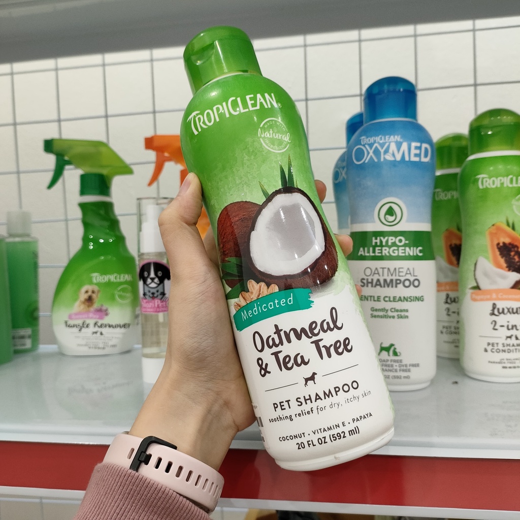 592ml - DẦU GỘI TROPICLEAN CHO DA KHÔ &amp; NGỨA TỪ YẾN MẠCH &amp; TRÀM TRÀ - Oatmeal &amp; Tea Tree Pet Shampoo