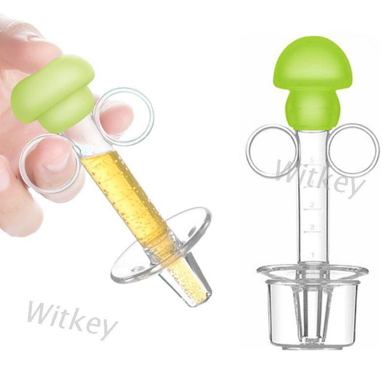 Dụng cụ cho bé uống thuốc an toàn tiện dụng