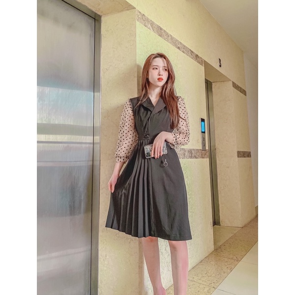 Váy cổ vest tay voan chấm bi