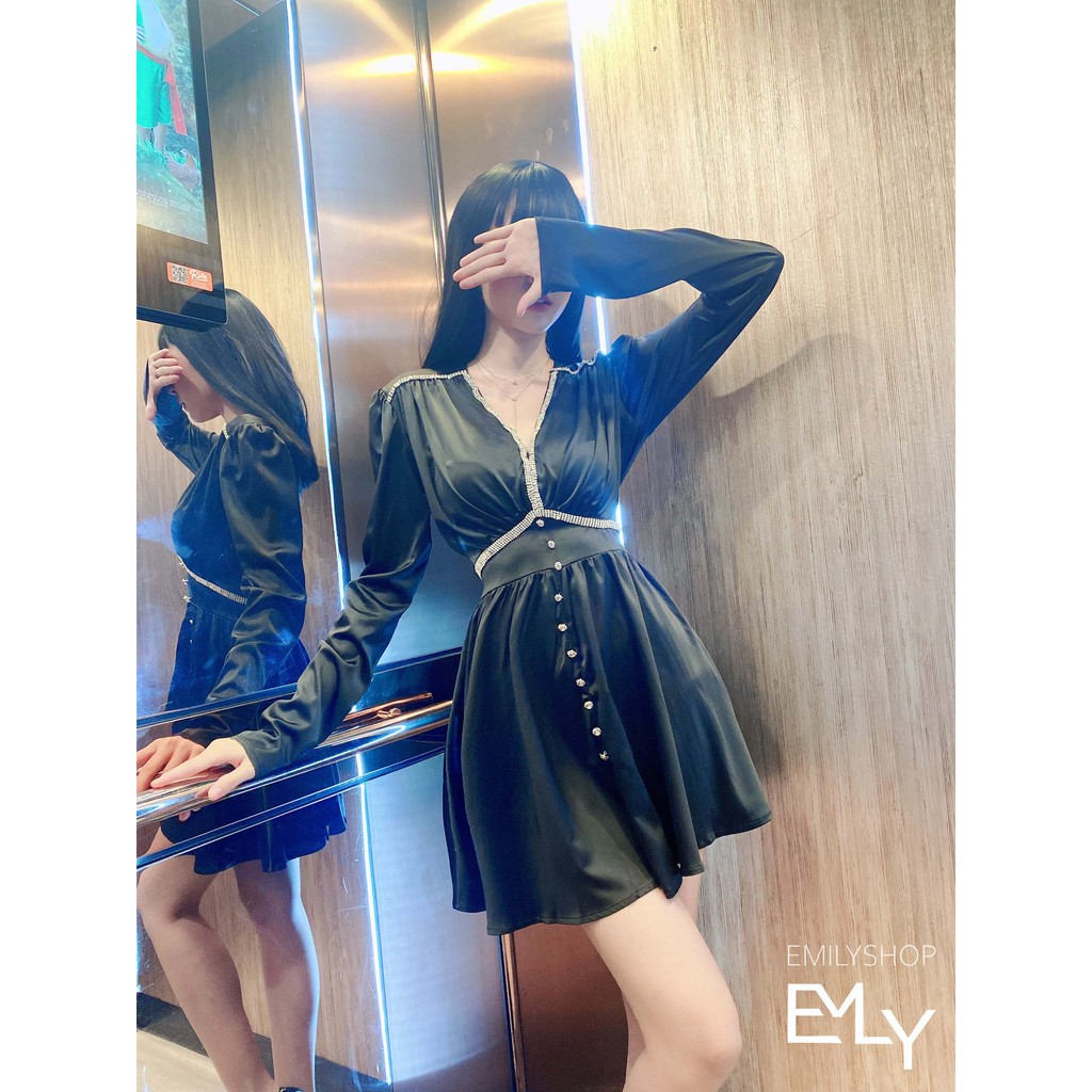Đầm dáng xòe cổ v tay dài mini Emilyshop