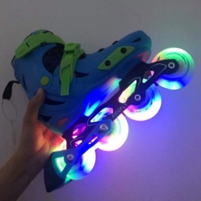 Giày Trượt Patin Trẻ Em Cao Cấp  Kingfly W198-QS - Batin 8 Bánh Phát Sáng, Form Nhựa Siêu Chắc Chắn