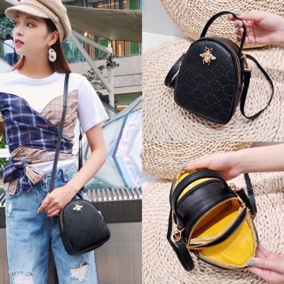 Balo mini con ong màu đen 3 ngăn có thể đeo chéo