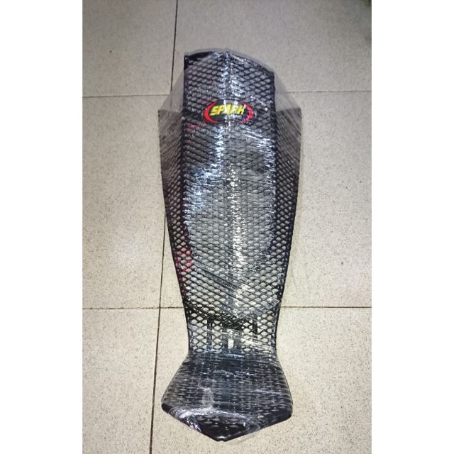 BAGA GIỮA LƯỚI