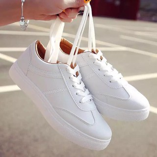 giầy trắng viền