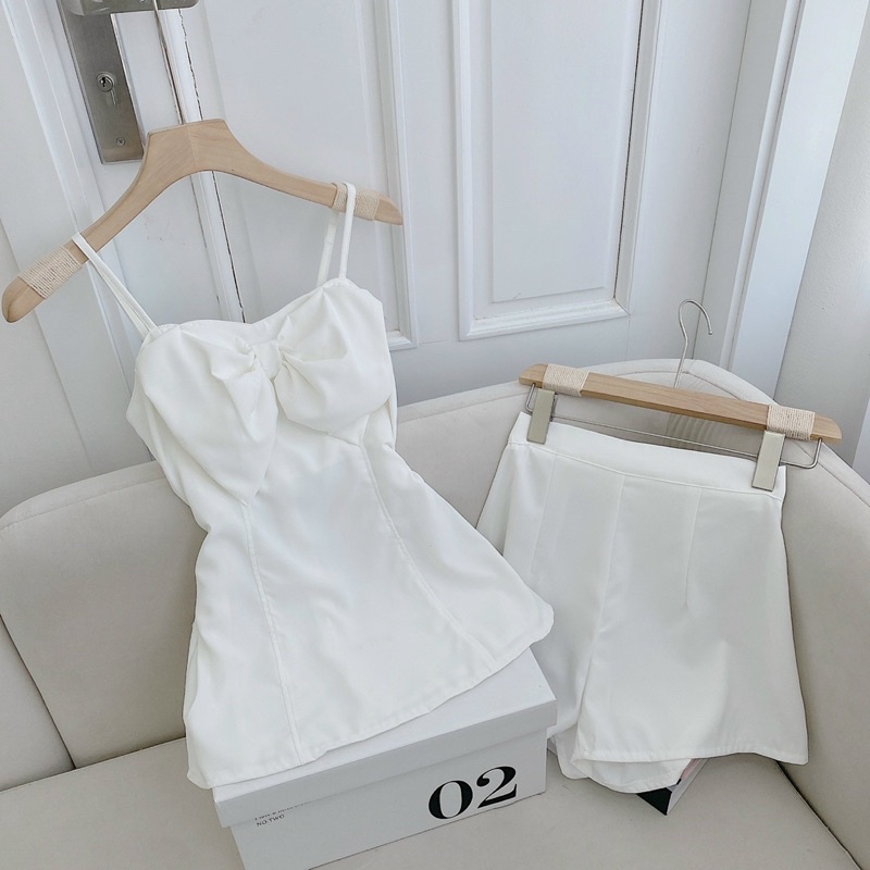 Set áo nữ kiểu nơ ngực kềm quần short màu trắng thời trang nữ xinh nữ tính | BigBuy360 - bigbuy360.vn