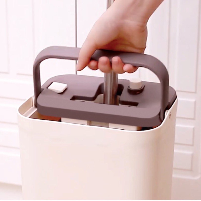 Bộ Cây Lau Nhà Vắt Thẳng SQUEEZE FLAT MOP Lock&Lock - ETM471