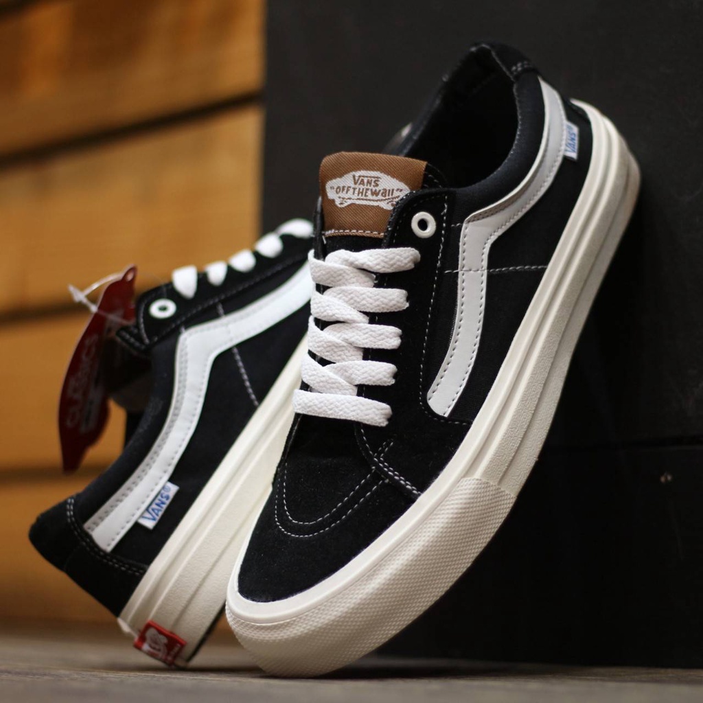 Giày Thể Thao Vans SK8 Low Pro Phối Màu Trắng Đen Cá Tính