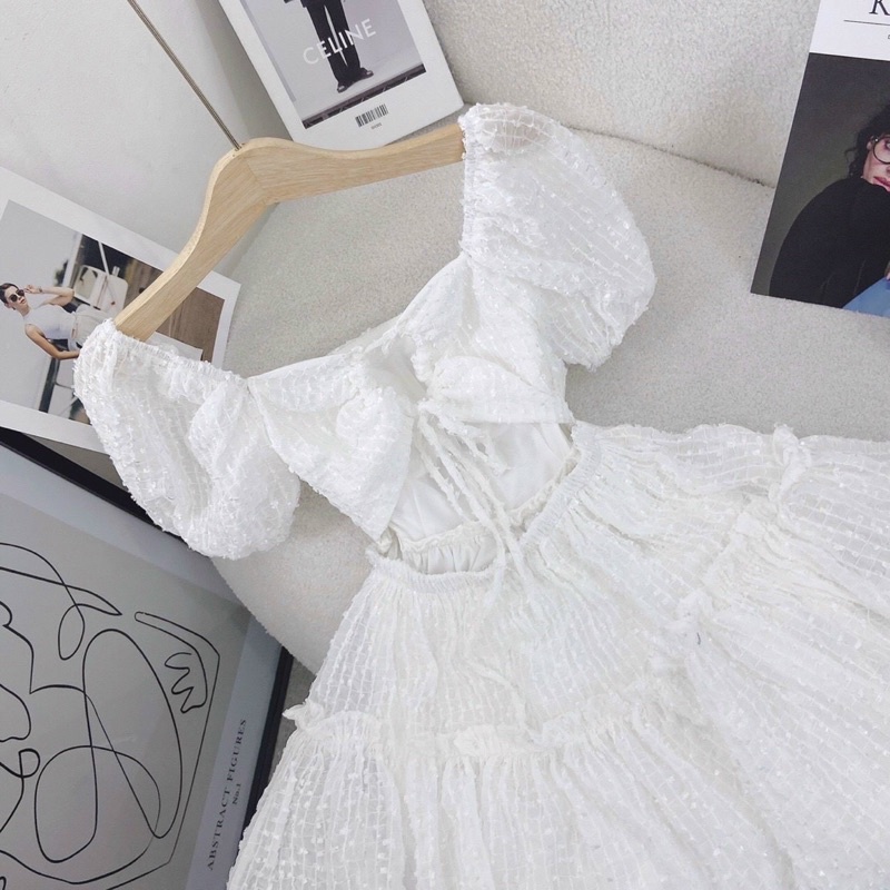 Đầm trắng cổ vuông hở lưng đan chất thêu nổi cao cấp