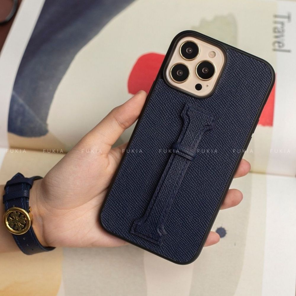 Ốp da thủ công viền đen Epsom Hand Strap cho IPhone 14/14Plus/14Pro/14Promax/13/13Pro/13Promax/12/12Pro/12Promax ODTC146