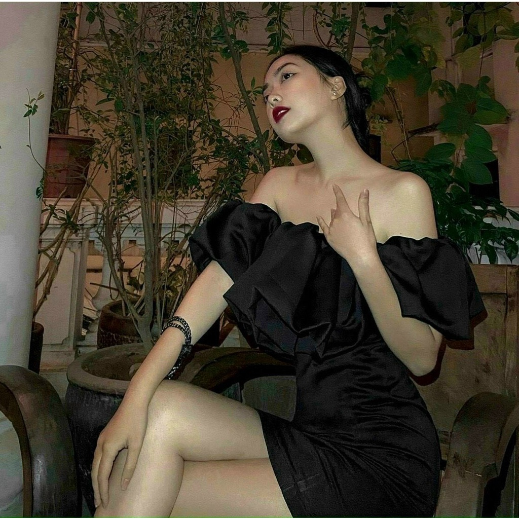 Đầm trễ vai body xếp bèo cá tính màu đầm trắng, đen vải dày dặn tôn dáng trẻ trung quyến rũ thời trang nữ ARAVA