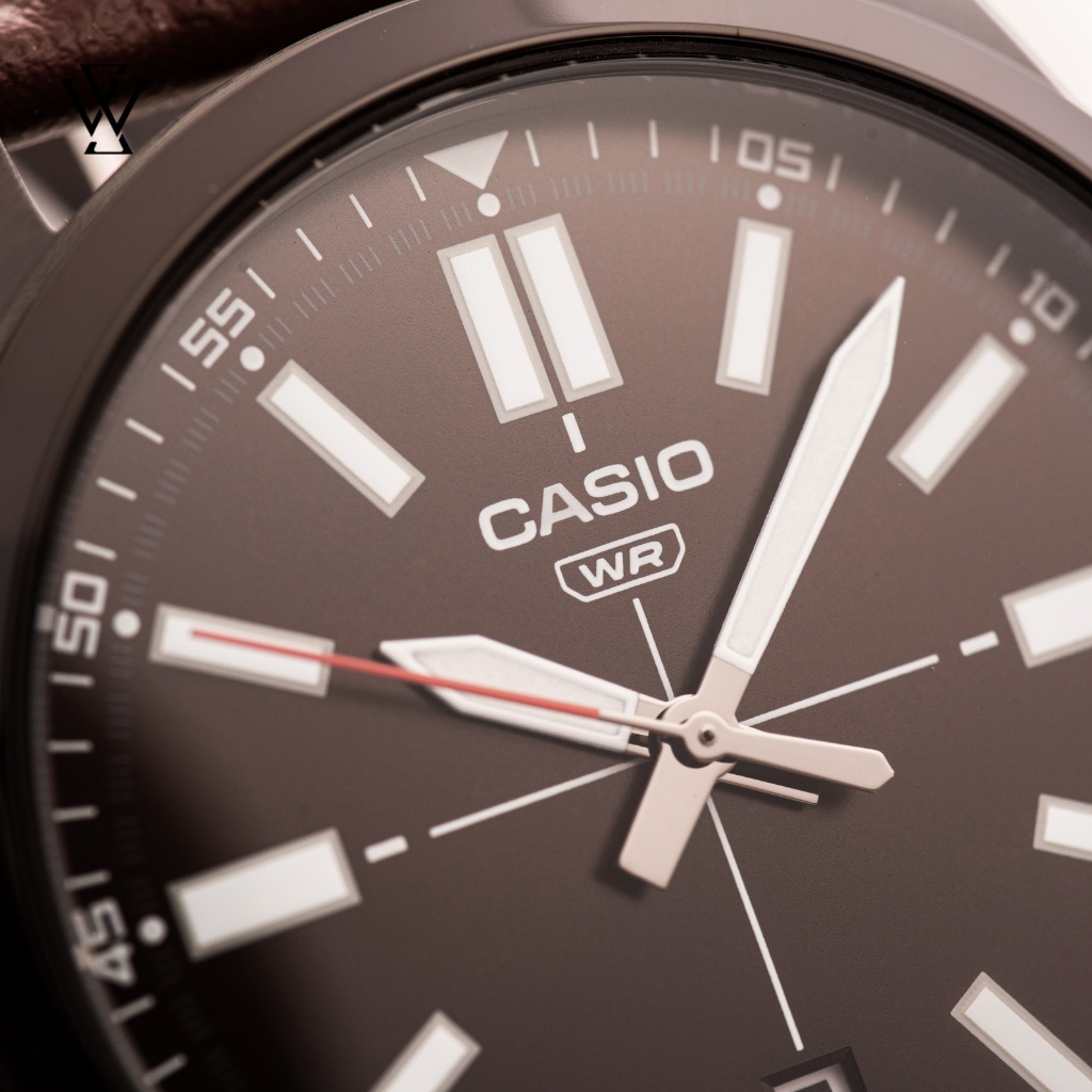 Đồng Hồ Quartz Nam Casio WATCHSTORE MTP-VD02BL-5EUDF Thiết Kế Kính Khoáng 41mm, Dây Đeo Da Và Vỏ Thép Không Gỉ